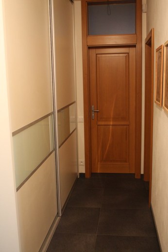 Horský apartmán Zvonička, Rejvíz, chodba s vestavěnou skříní