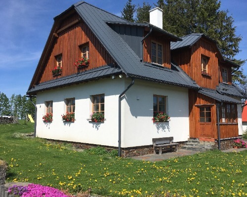 Horský apartmán Vyhlídka, celkový pohled na dům_500x400rejv