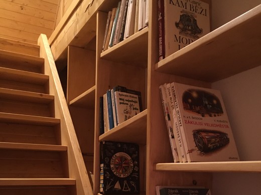 Horský mezonet Třezalka, Rejvíz, schody do podkroví