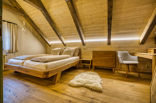 Horský apartmán Brusinka, ložnice s pracovním koutem
