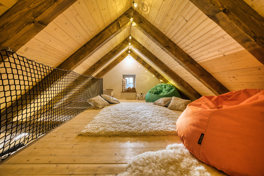 Relaxační část a čítárna nad ložnicí